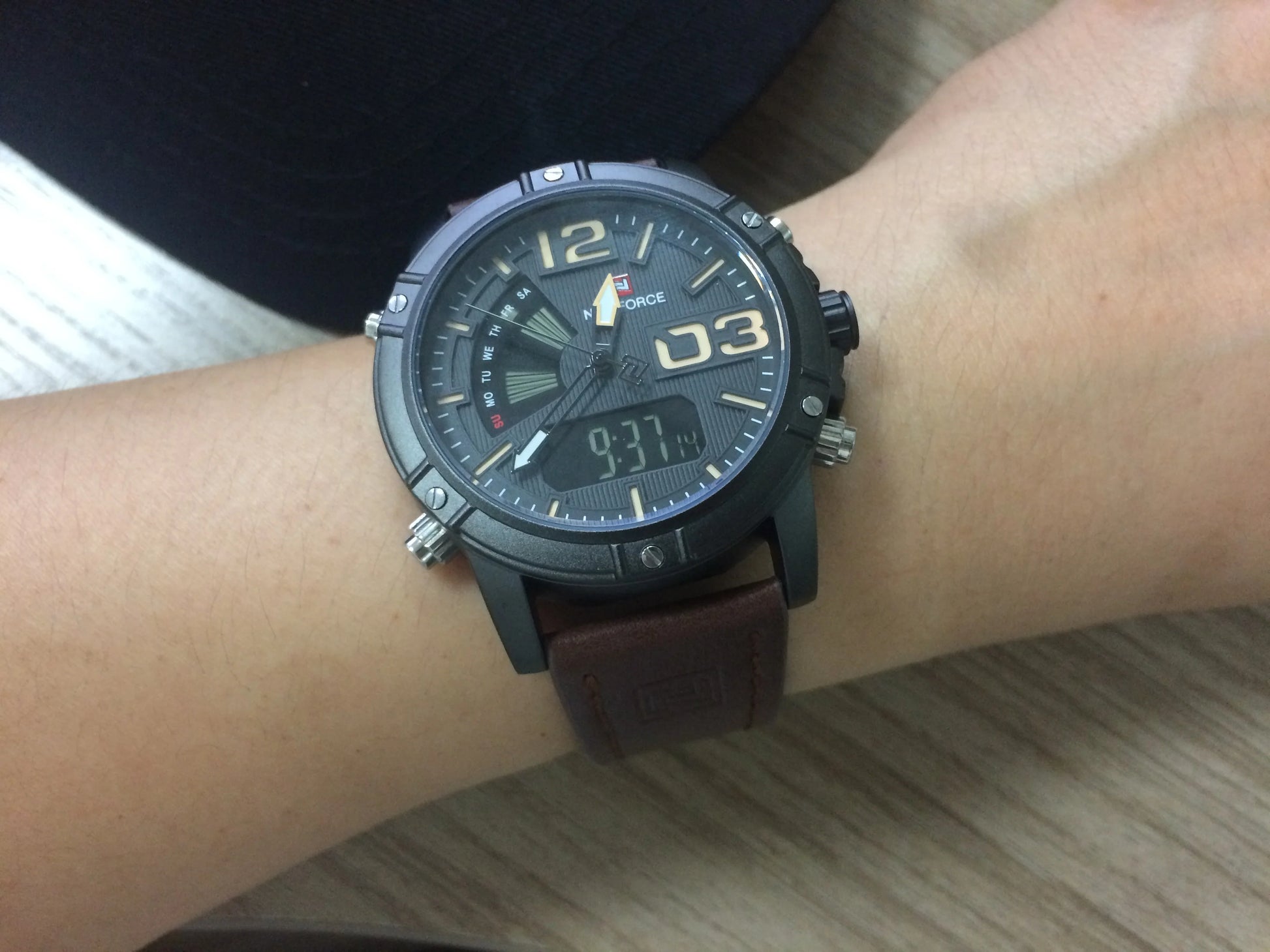 Naviforce NF‑9095 | Rugido Dual para los que Domina el Tiempo